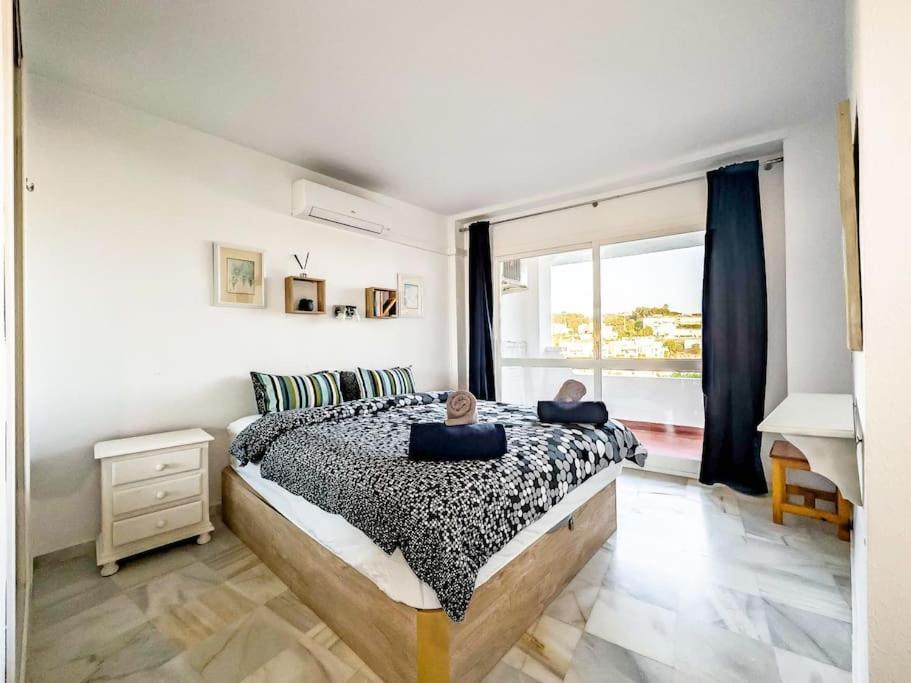 97-townhouse With Roof Terrace & Views, * Marbella