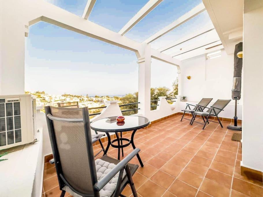97-townhouse With Roof Terrace & Views, Appartamento Marbella