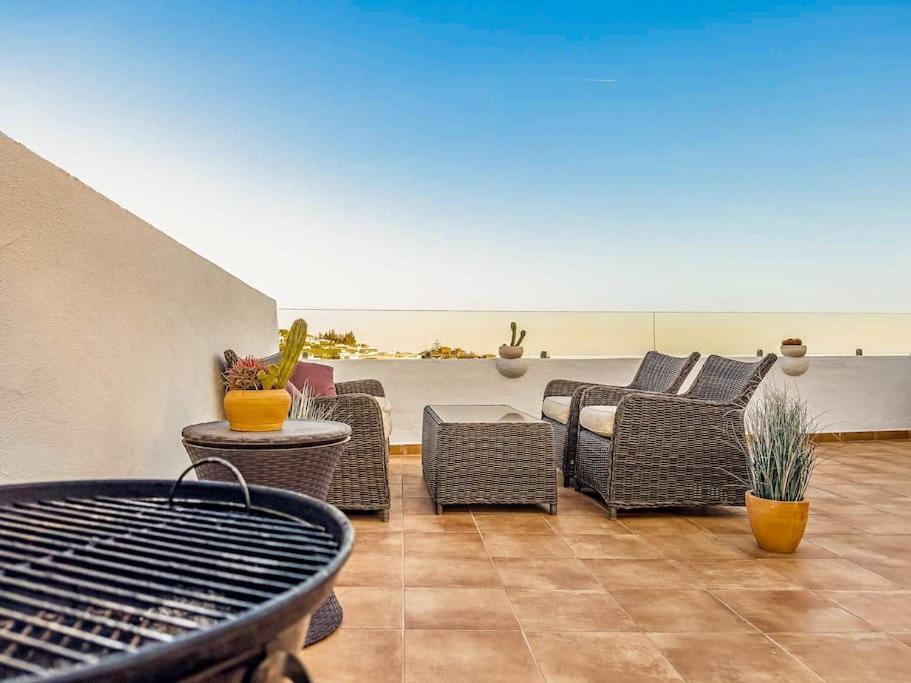 Appartamento 97-townhouse With Roof Terrace & Views, *