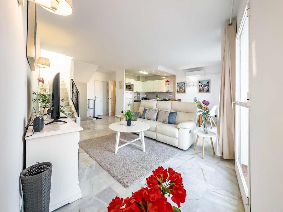 97-townhouse With Roof Terrace & Views, * Marbella